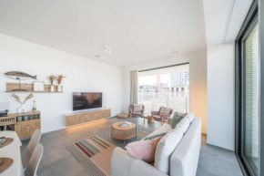 Huswell - Modern new apartment with pool access and parking